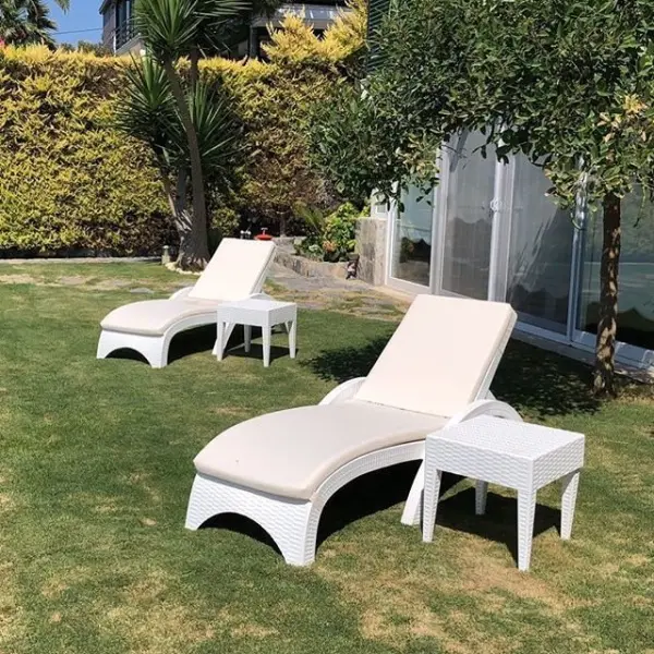 Пластиковое кресло шезлонг Siesta GS 1009, white белое 187 x 73 x 44 см